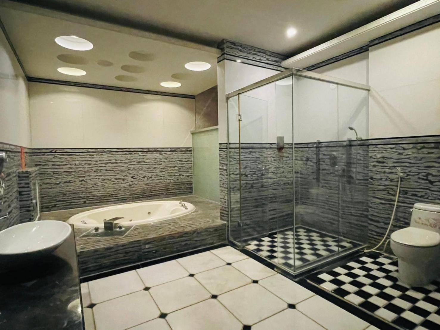 Royal Garden Motel - Chiayi Branch Exteriör bild